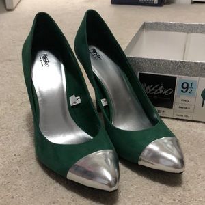 Emerald silver toe stilettos